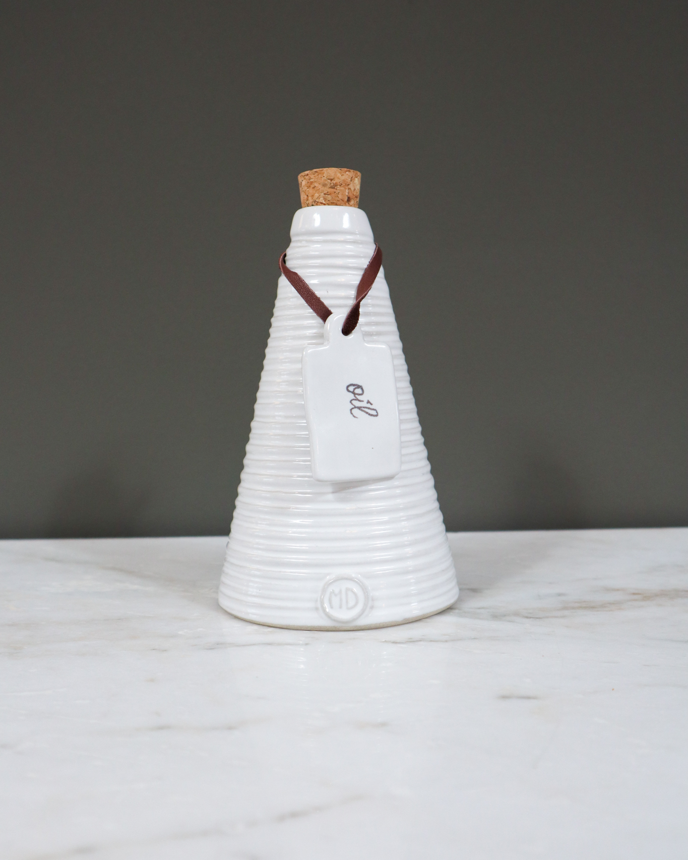 Montes Doggett Oil Bottle EA